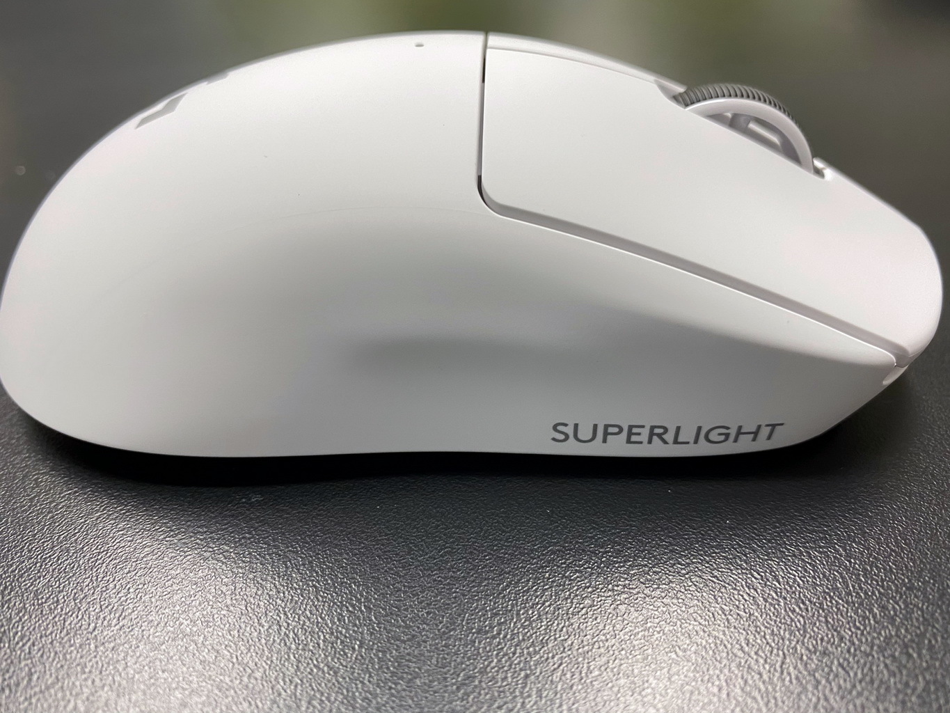 【开箱】 logitech g 轻量化无线电竞滑鼠 pro x superlight 介绍