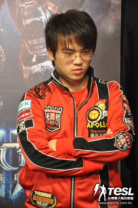 曜越太陽神隊長Apro(楊爵鴻)這幾場比賽雖然沒上場,但都在場邊擔任教練