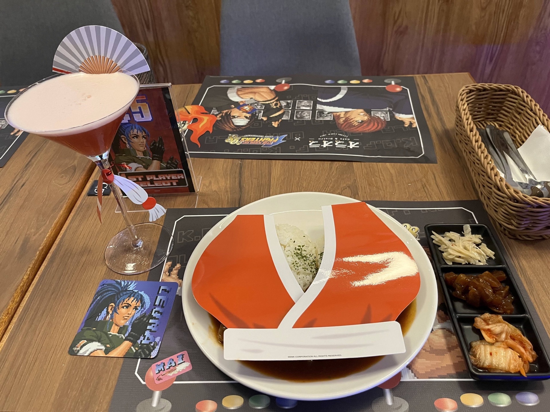 編輯點的不知火舞套餐(牛腩飯+調酒),兩球飯的份量十足 image