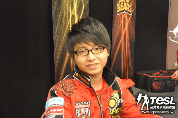 曜越太陽神Crotos(莊琪)多次擋下橘子熊玫勢