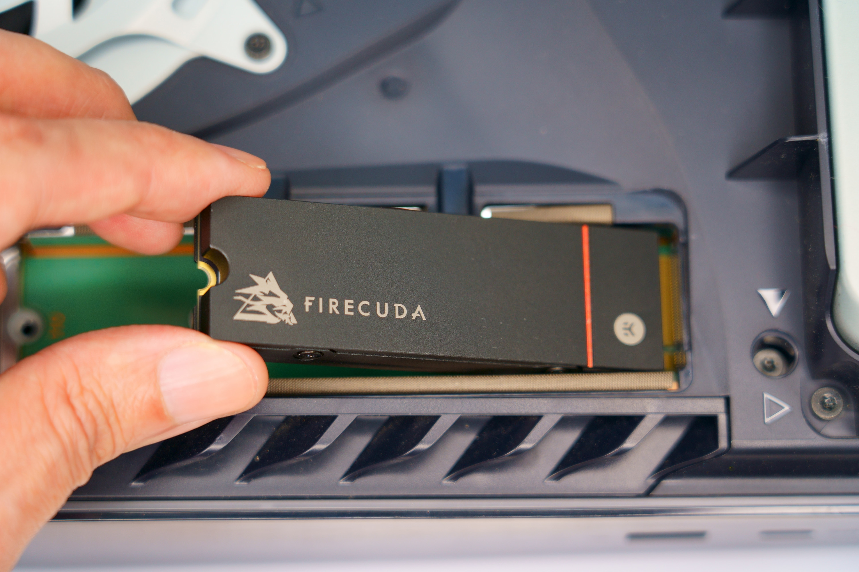 希捷FireCuda 530 SSD 散熱器版4TB PS5 實裝開箱報導超高速大容量暢享