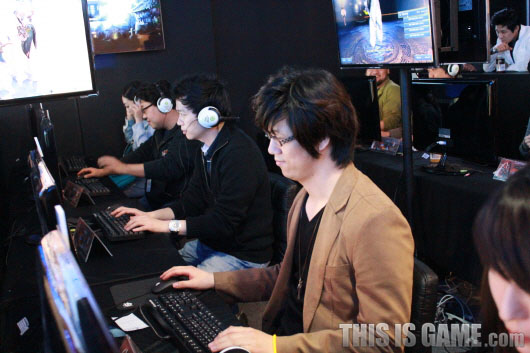 玩家對決白隊勝利後,接著與以金亨泰美術指導為首的《Blade & Soul》開發組展開對決