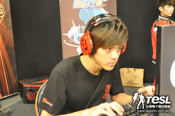 曜越太陽神的Hermes(黃遠康)大爆發,跑跑隊首度擊敗橘子熊