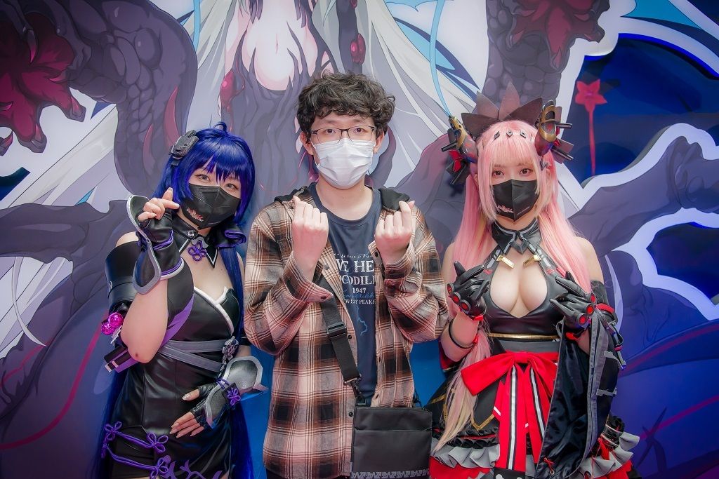 玩家與 COSER 互動 image