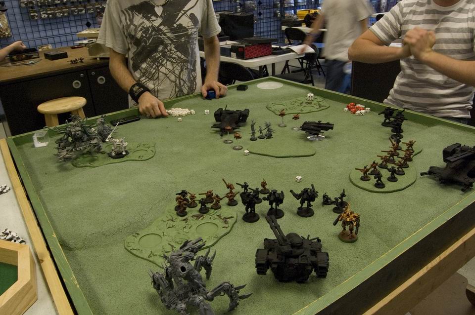 《戰鎚40000》是桌上遊戲,也有人因其入門價格不斐而拿其名稱開玩笑