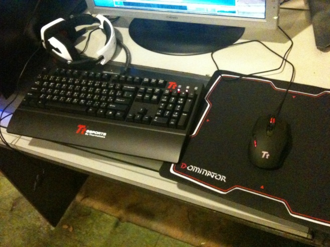 電競耳機 SHOCK(震撼者),電競機械式鍵盤 MEKA G1(拓荒者 G1)還有電競滑鼠 BLACK