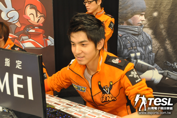 由樂陞鋼鐵人轉隊橘子熊的SJ(徐顯璋)頻有亮眼表現