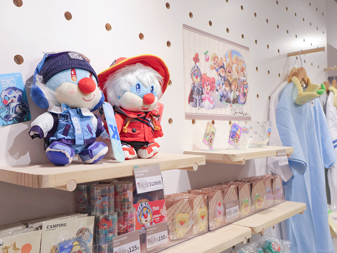 以《摩爾莊園》為靈感,擺設全店主題布置與琳瑯滿目的官方周邊販售區。 image