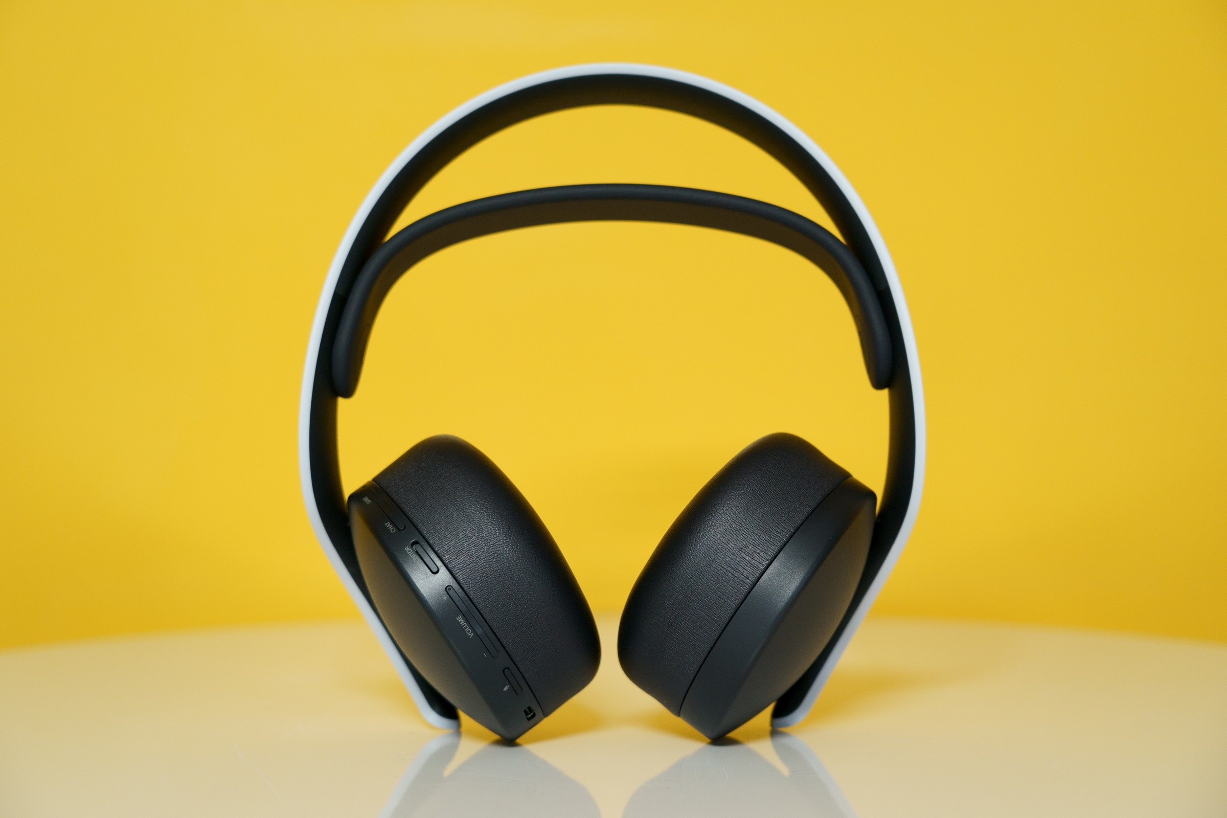 耳機組的正面與背面一覽 image