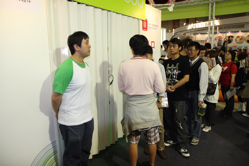 專人把關入場管制