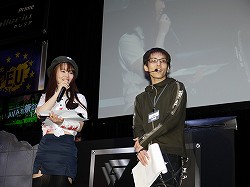 FPS實況解說員 mejika先生(右)