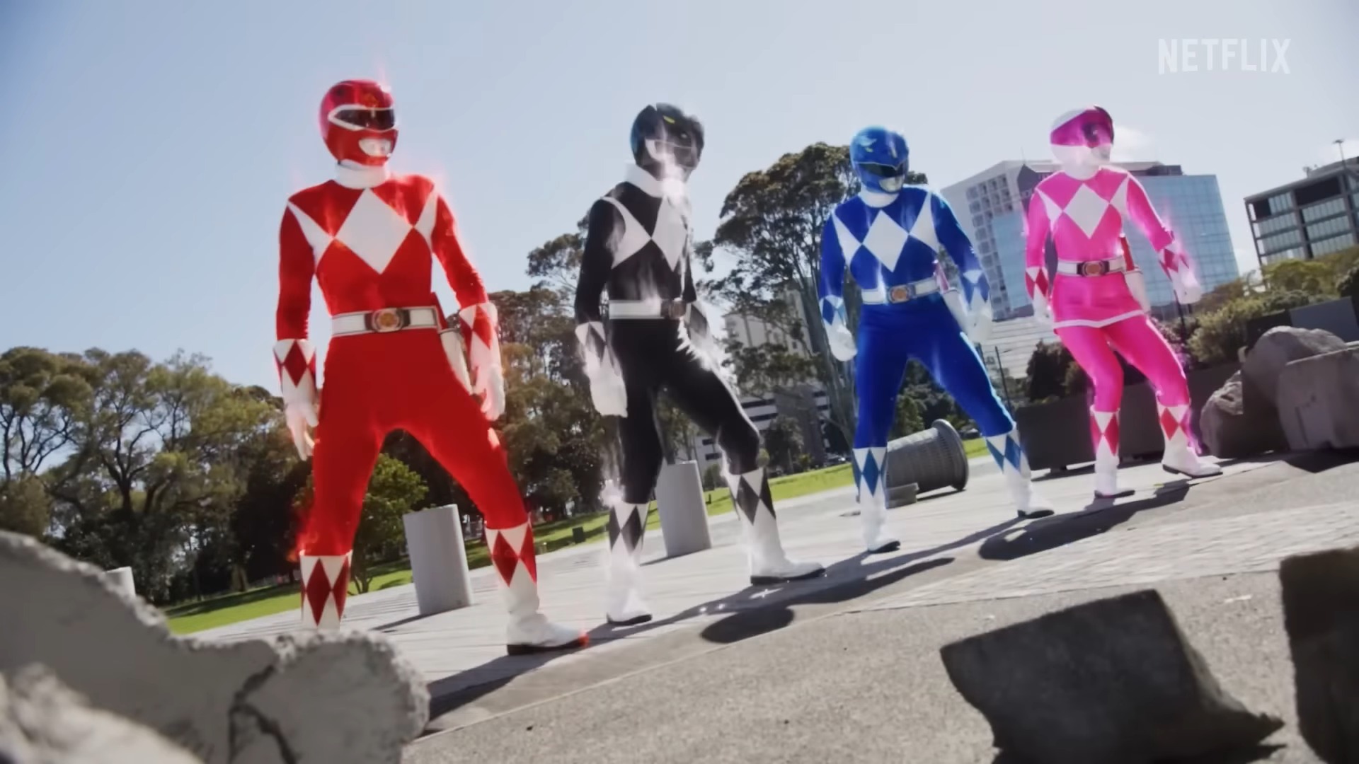 Netflix《金剛戰士：昔日與永遠》一二任原班人馬相聚 預告影片正式曝光《Mighty Morphin Power Rangers ...