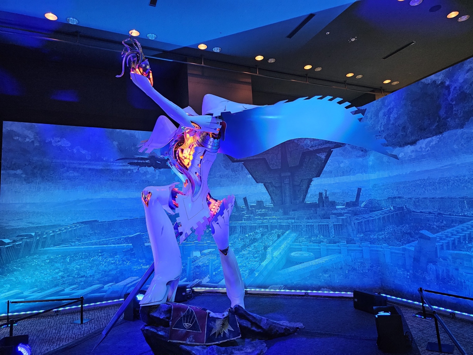 全高約 3.5 公尺的「探究者」等身大立像全球首次公開 image