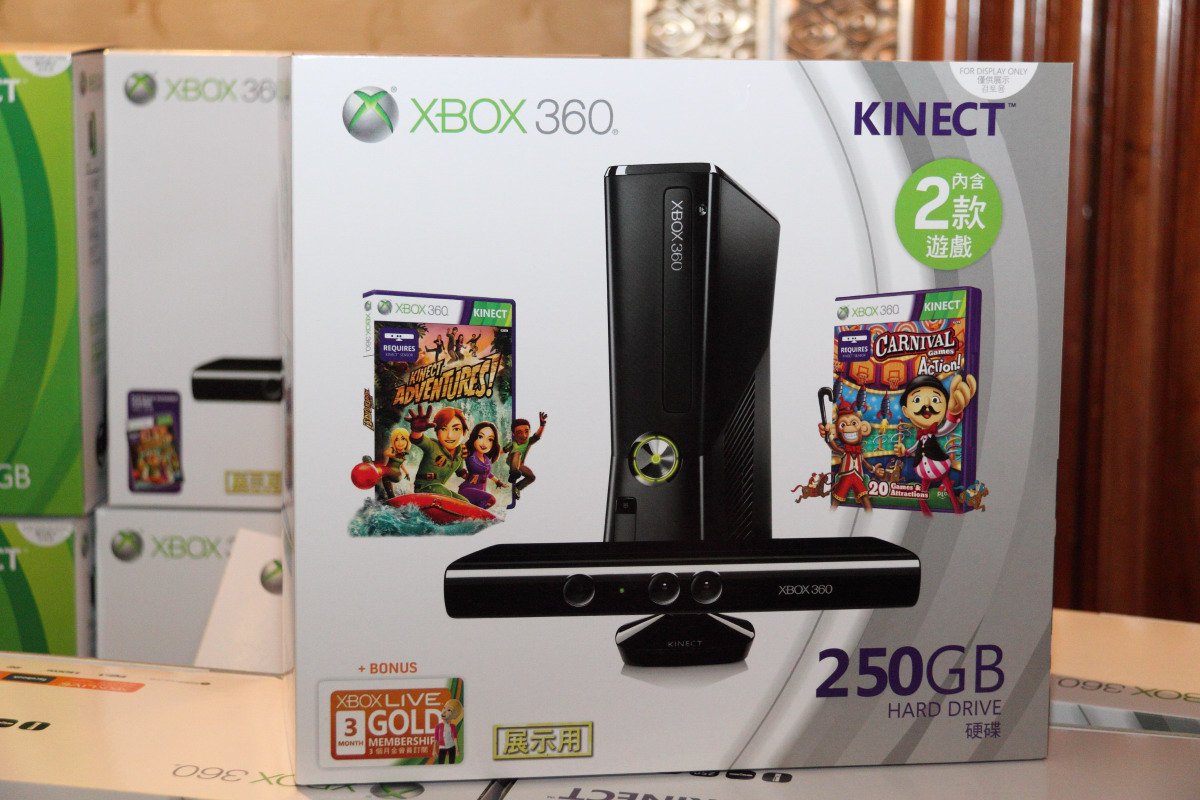 Xbox 360 250 GB 主機 +Kinect 限量歡樂包