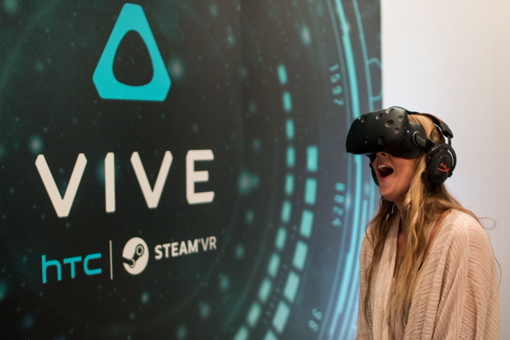 I am security vr. STEAMVR. Виртуальная комната HTC. Фото приложения Cinematic Mode. Vive Flow.