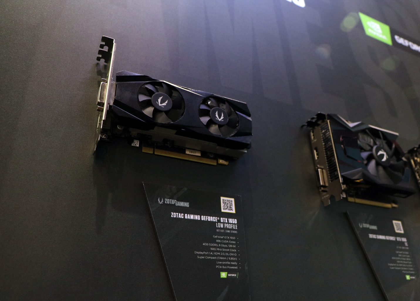 ZOTAC 展出 MEK MINI 電競主機與適合較小機箱的窄版顯示卡 - 巴哈姆特