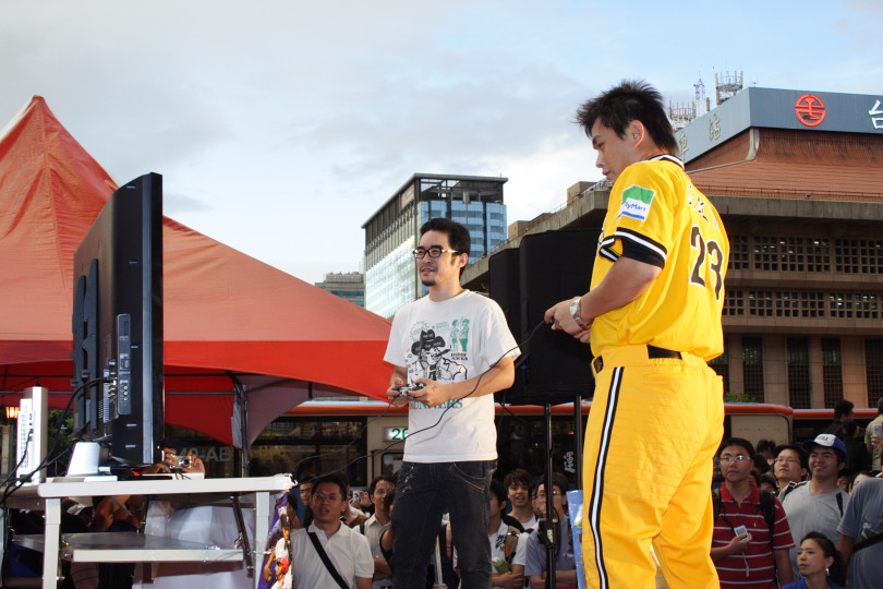 彭政閔與玩家 PK