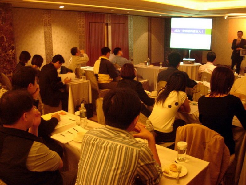 雷爵舉辦訓練課程