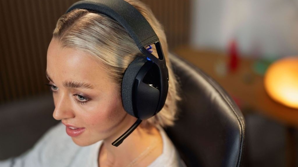 Logitech 罗技双 11 活动公开 购买指定商品可获得“Logi G 李珠珢大桌垫”