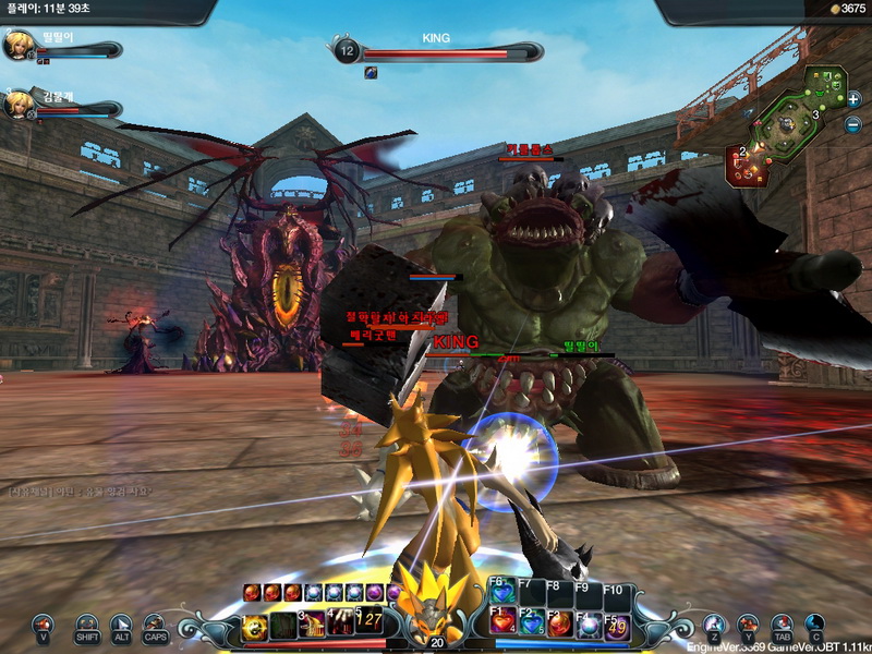 雙方陣營除了有特色建築物之外,還會有一些較強的NPC鎮守其中。