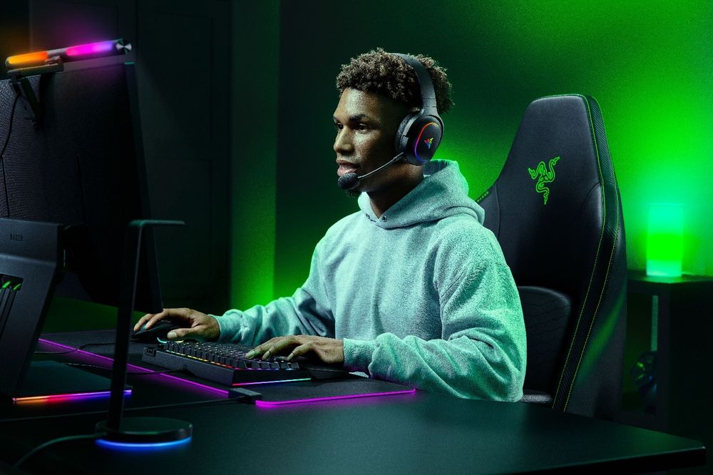 無線耳機 RAZER BARRACUDA X CHROMA 今日發表 全新 Razer Axon 音樂桌布功能同步亮相 - 巴哈姆特