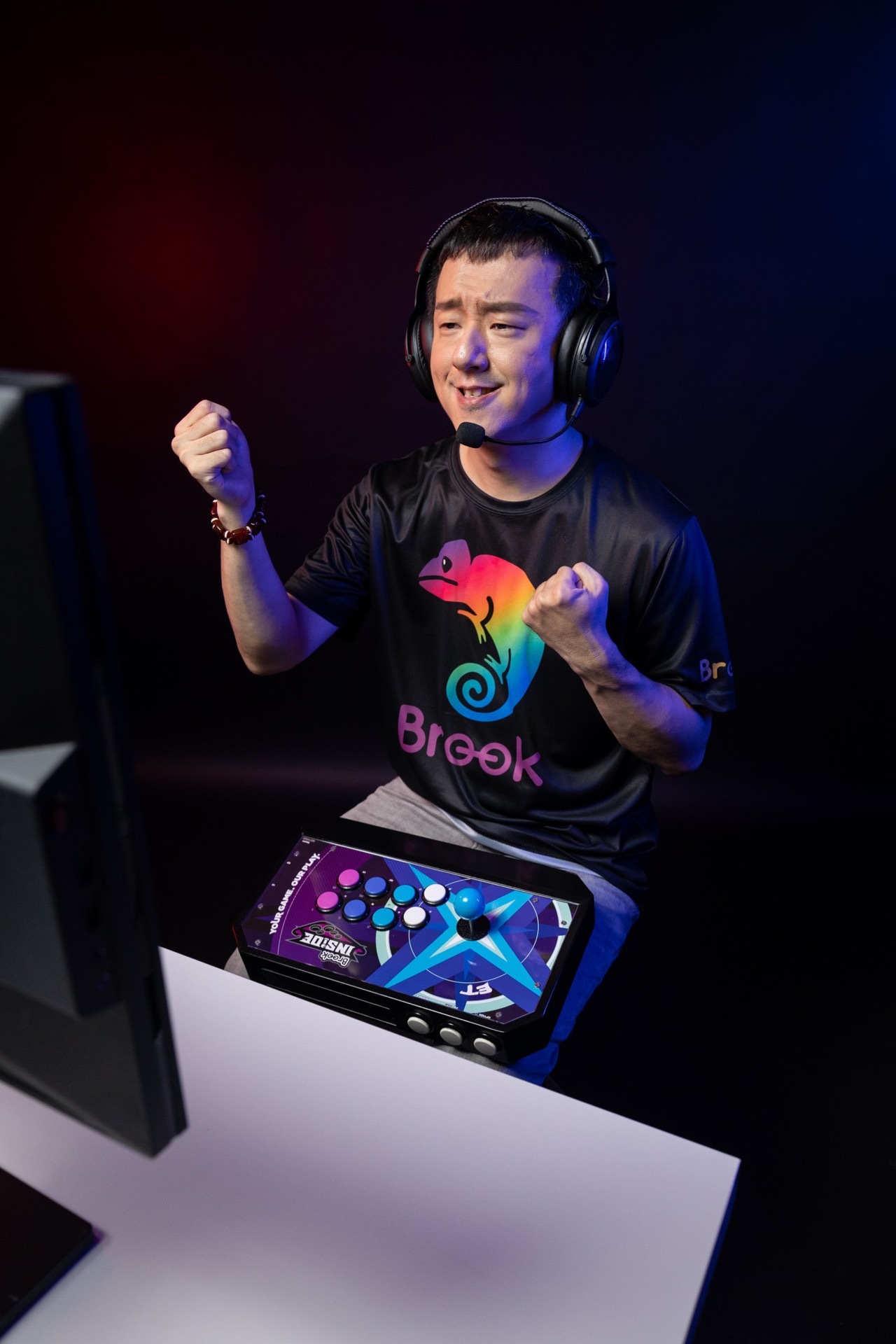 Brook 贊助 5 位台灣格鬥選手前往 EVO 2022 爭取《SFV》及《KOFXV》世界冠軍 - 巴哈姆特