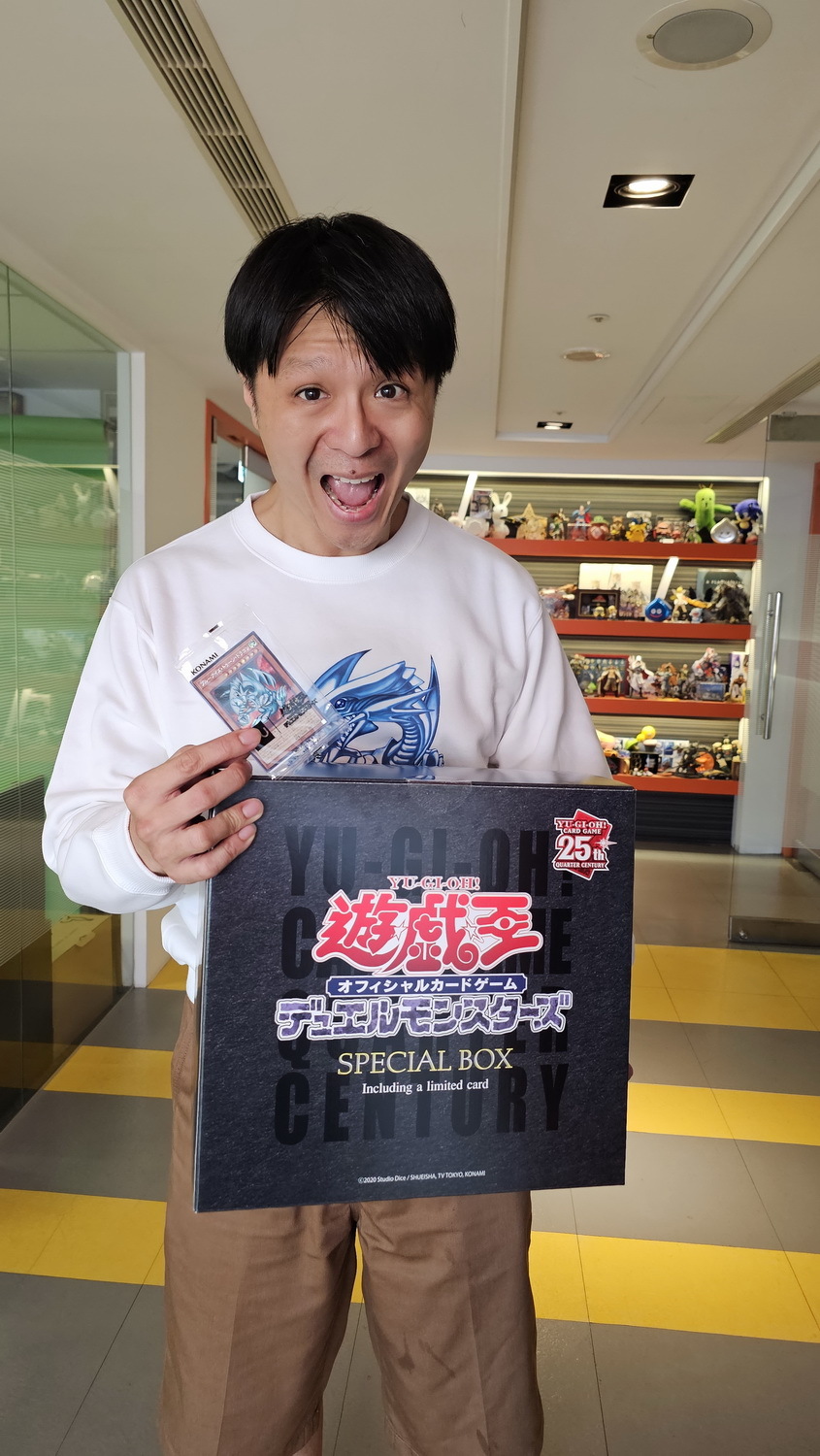 禮盒與卡牌實品大小展示 image