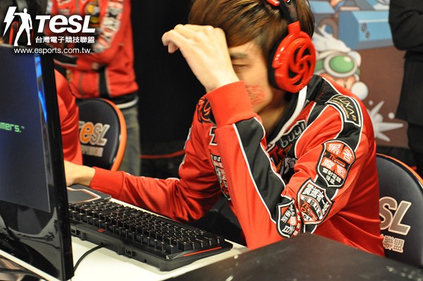 「跑跑呂布」Hermes(黃遠康)陷入前所未有低潮,一張首位都未能拿到。