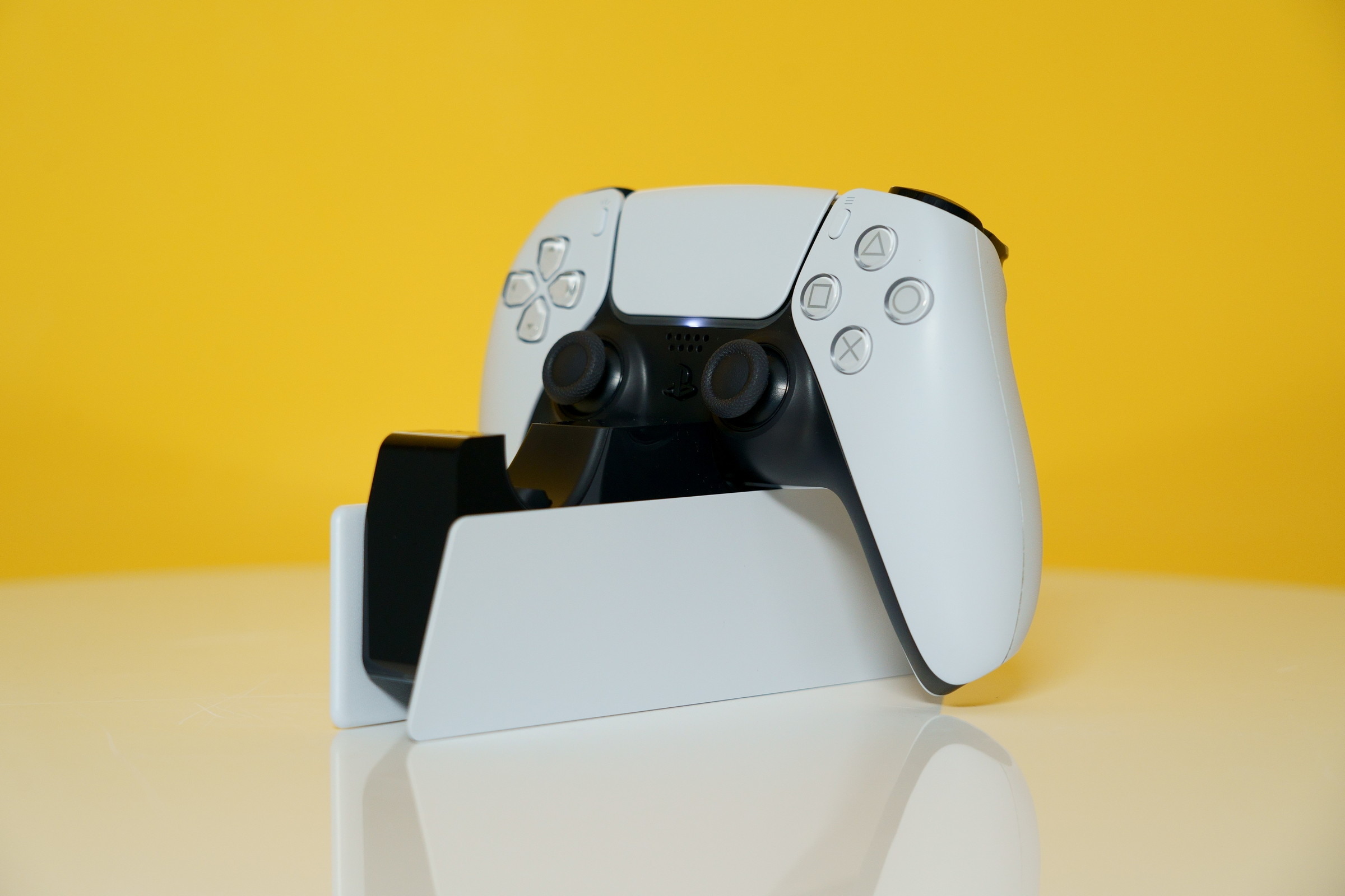 DualSense 無線控制器前後座示意圖 image