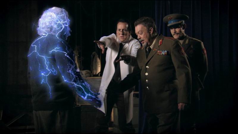 在片頭動畫中,蘇聯總理回到過去將愛因斯坦從時空上抹除