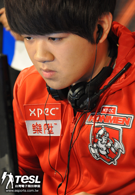 Ziv(呂倉緣)依舊維持高檔戰力,團體個人賽連拿三張首位。