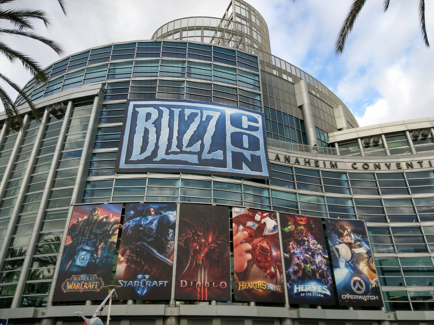 【BZ 17】2017 BlizzCon 展前現場直擊 等候官方公布最新資訊 - 巴哈姆特