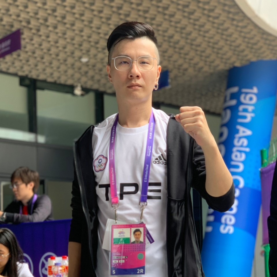 選手 OilKing(左)、GamerBee(右)(照片取自 CTESA 粉絲頁) image