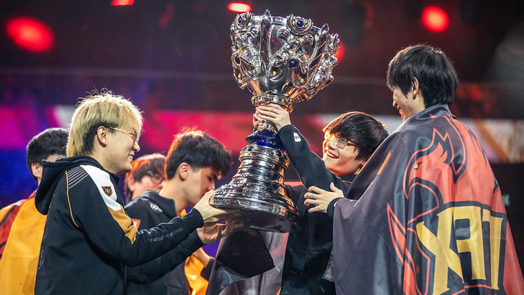 《英雄联盟》2019 世界冠军 FPX 宣布退出 LPL 赛事 明年 1 月起不再参赛