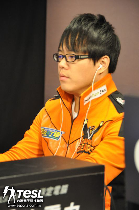 「台灣蟲王」Sen(楊家正)在比賽中展現主宰能力,拿下兩勝幫助橘子熊勝出