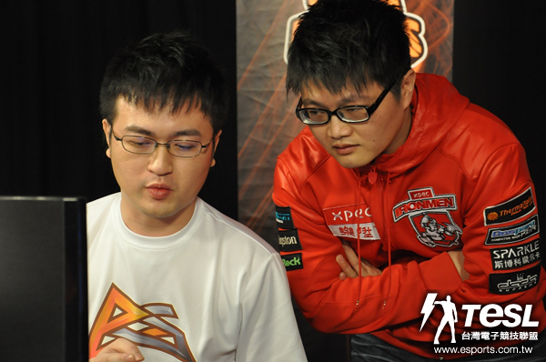 Hui(袁錦輝)兩場其實都有準備一些戰術,卻在Sen(楊家正)早有準備之下遭到瓦解