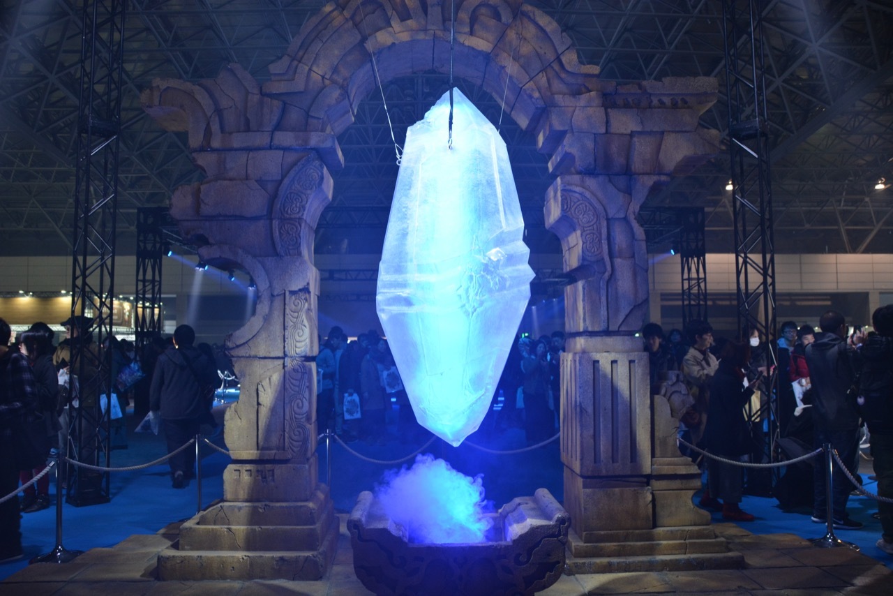 在轉蛋時最熟悉的風景 —— 水晶與拱門也高度重現,水晶顏色還會變化 image