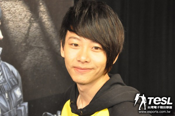 Vic(鄧富升)幾次漂亮地卡位,讓Yue(盧子賢)和Rock(李學洋)跑得更順手,蜘蛛車隊奪得勝利,Vic功不可沒