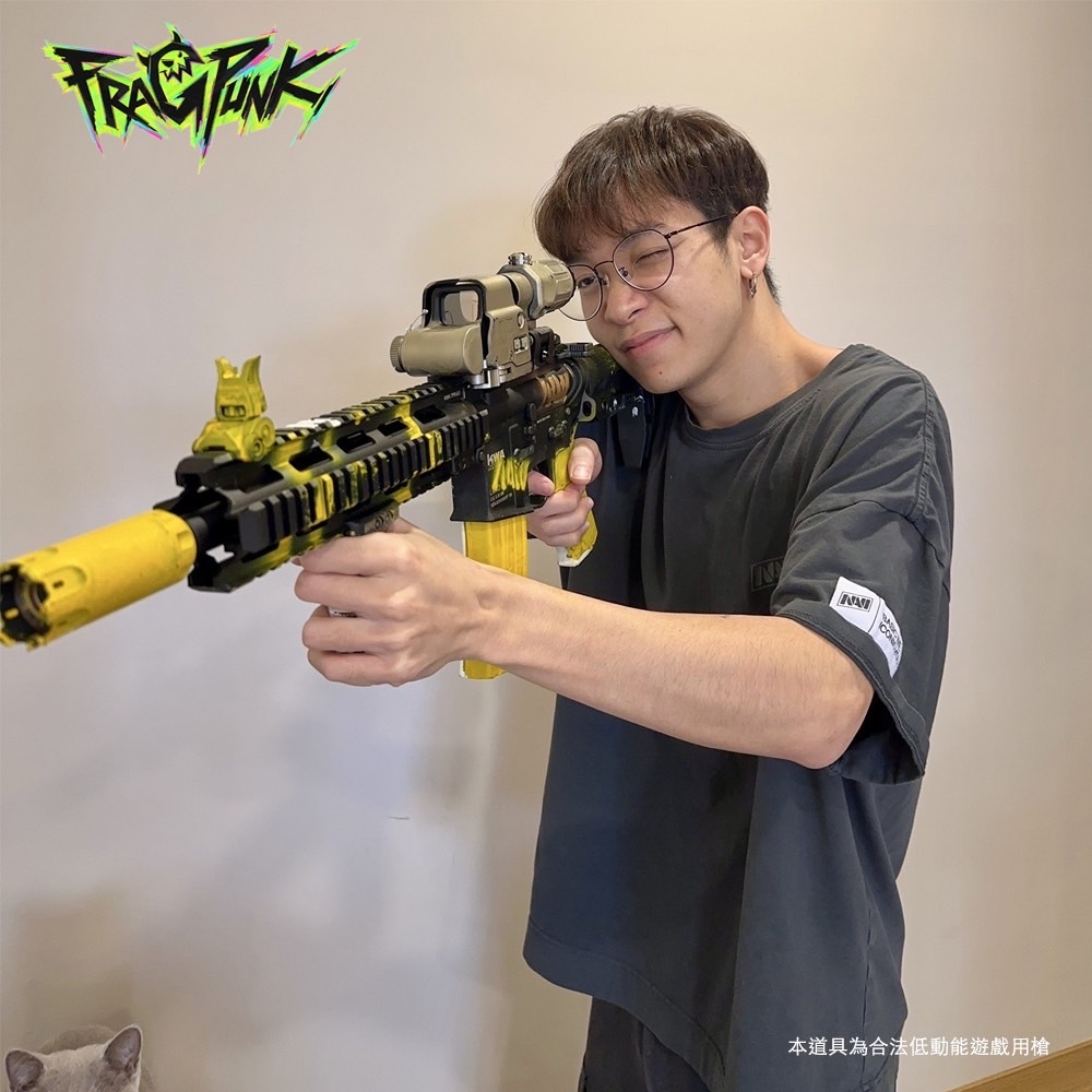 實況主 CrazyFace 親手繪製模型槍 image