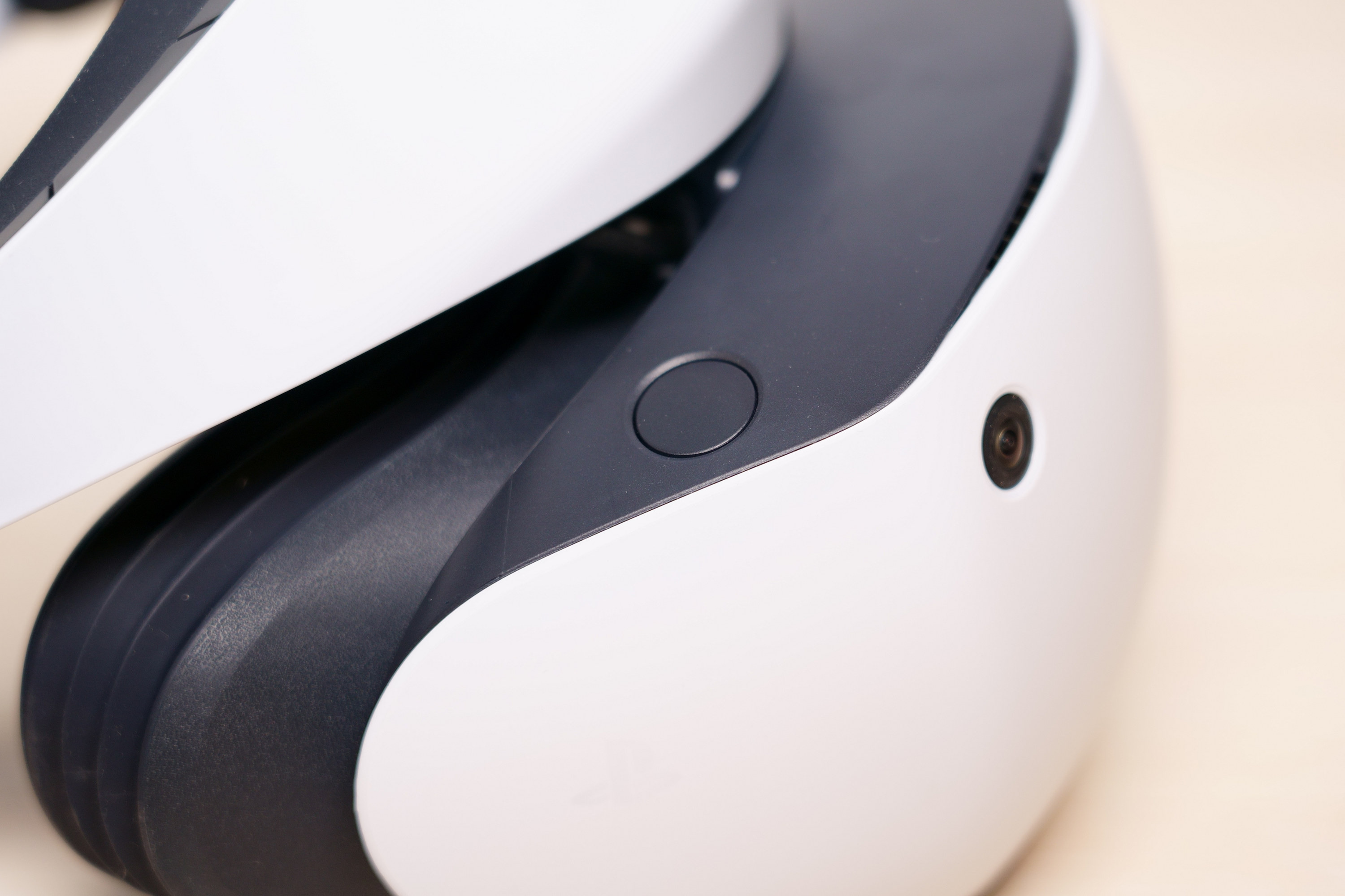 PS5 新一代虚拟实境装置 PlayStation VR2 初步开箱报导 一窥更洗链简约的造型设计插图16