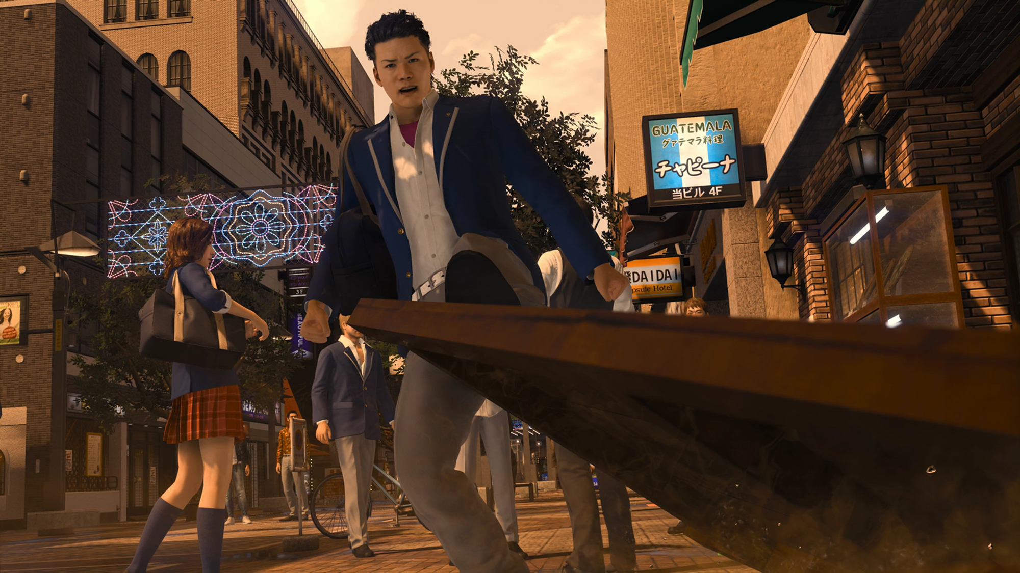 「不是吧,你還想誣賴我們嗎?我看你腦袋有問題吧,大叔。」 image