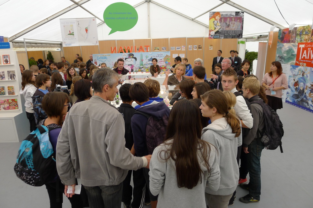 台灣主題館開幕即吸引眾多人潮參觀