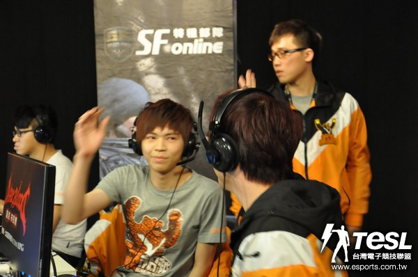 憑藉著歐文(余弘安)的暴氣,橘子熊順利贏得逆轉勝的門票