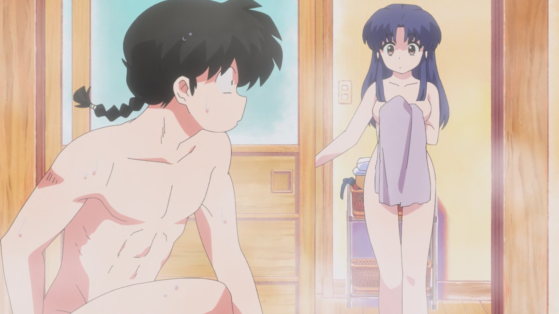 入浴中變回男性的亂馬撞見進來洗澡的天道茜…。 image