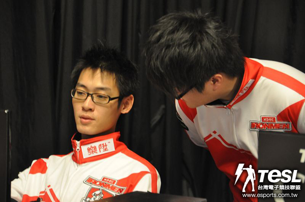 平常愛笑的JoJo(胡裕強),面對GG這樣的情況也笑不出來了