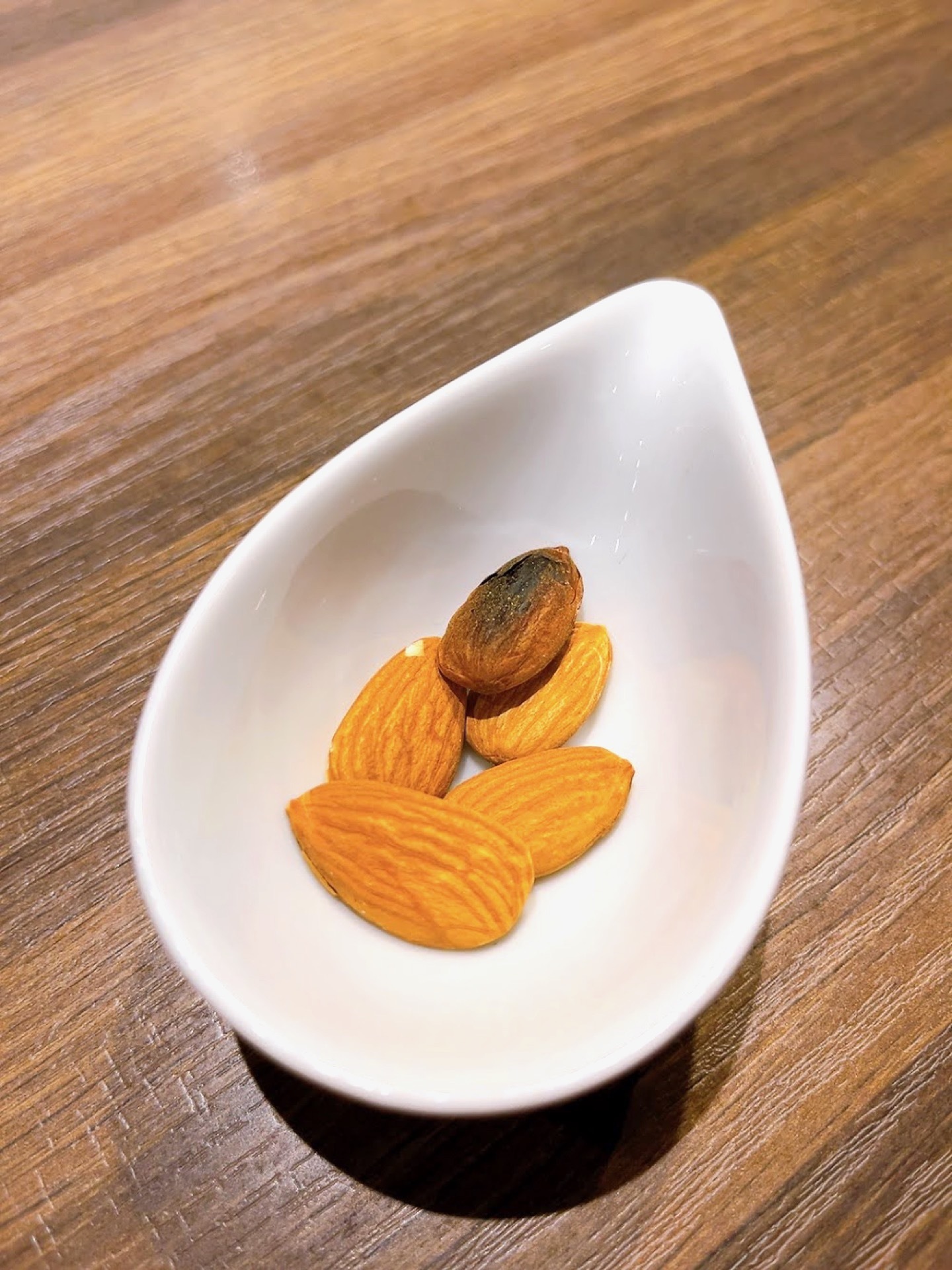 煙燻堅果(一人份)以及沙拉(兩人份) image