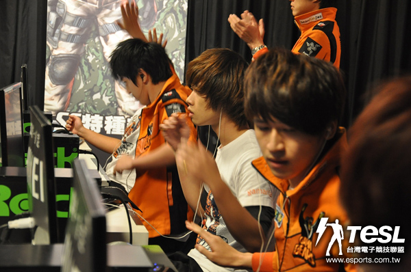 橘子熊驟死賽的威能再現,以3:1獲勝,也拿下了團隊的七連勝