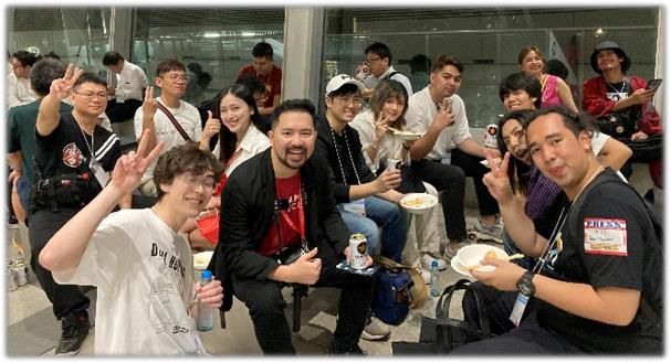 去年的國外官方網紅 image