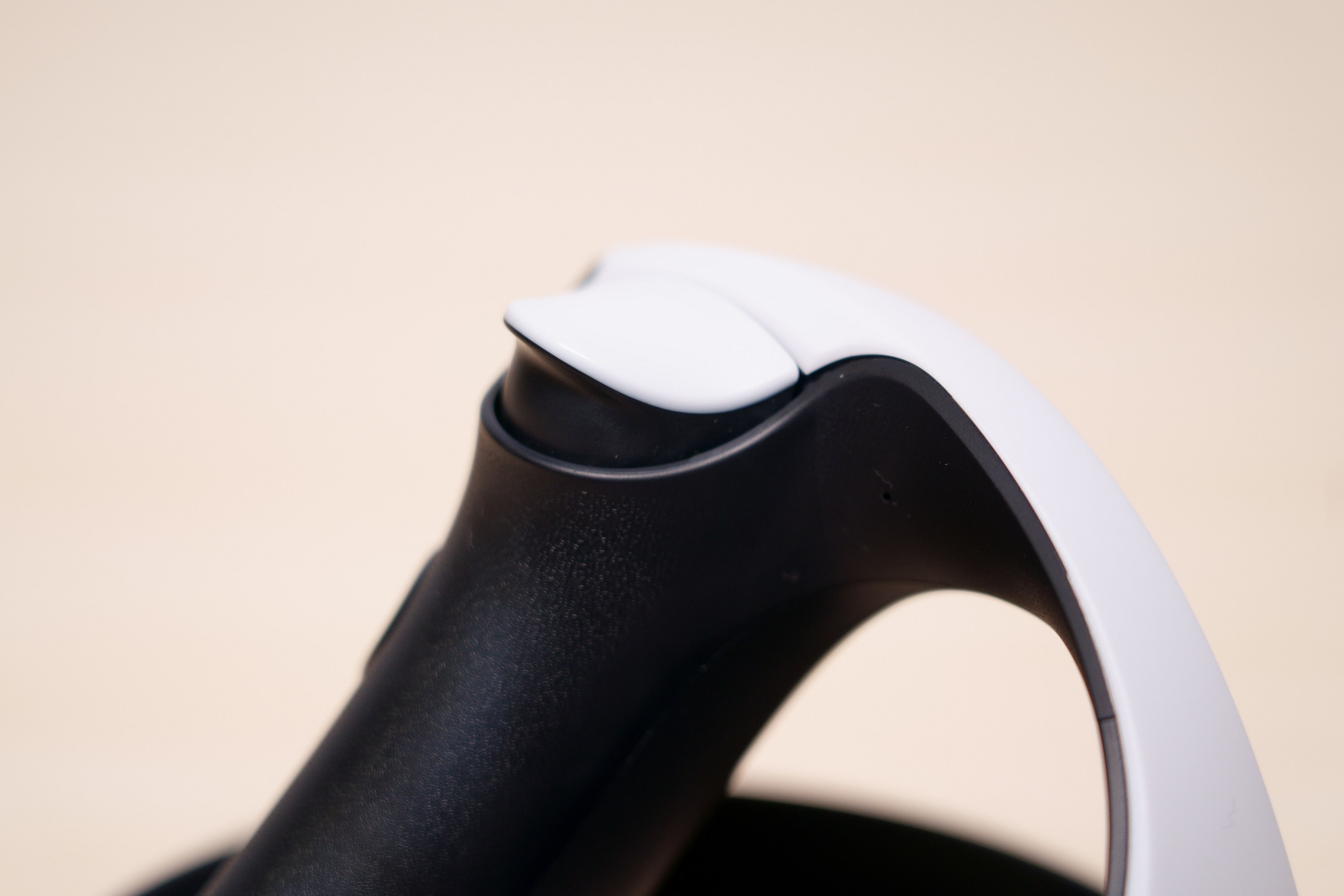 PS5 新一代虚拟实境装置 PlayStation VR2 初步开箱报导 一窥更洗链简约的造型设计插图28
