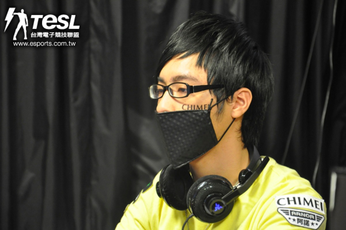 DS(王駿)雖然身體微恙,仍然擊敗橘子熊主將Croly(林苡宗)